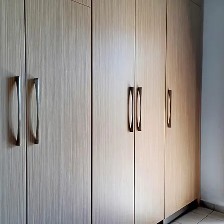 Openview On Metro Station - Easy Parking