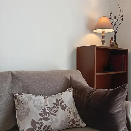 Openview On Metro Station - Easy Parking Apartment
