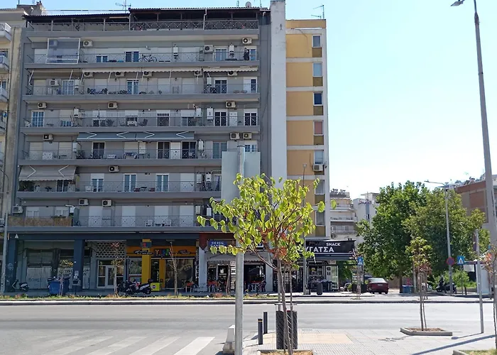 Openview On Metro Station - Easy Parking Tesalónica